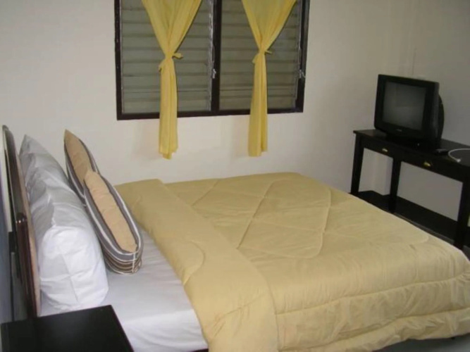 OYO 75304 Riverside Guesthouse