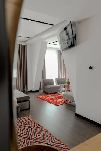 Uji i Ftohte Hotel