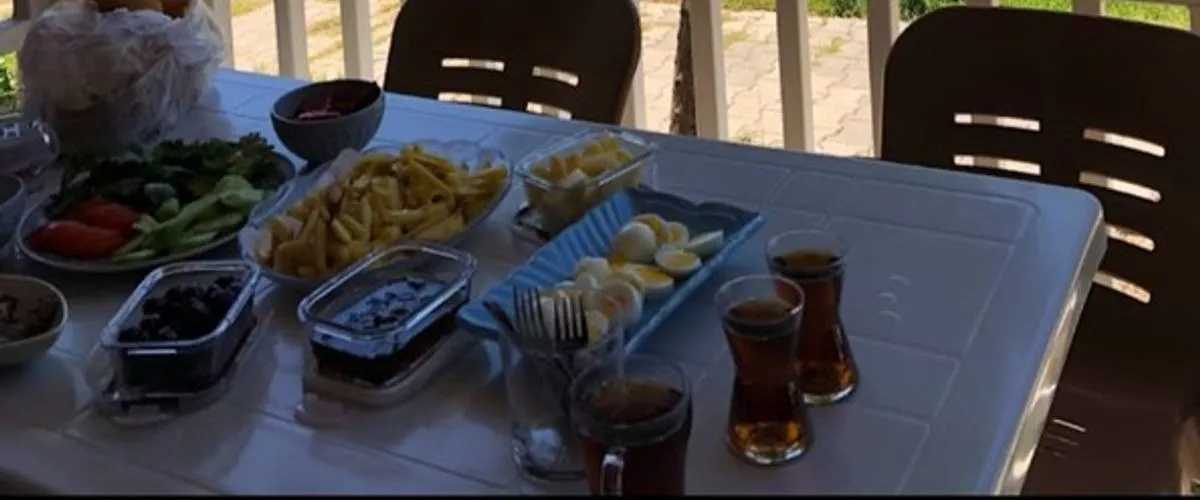 Şah Apart