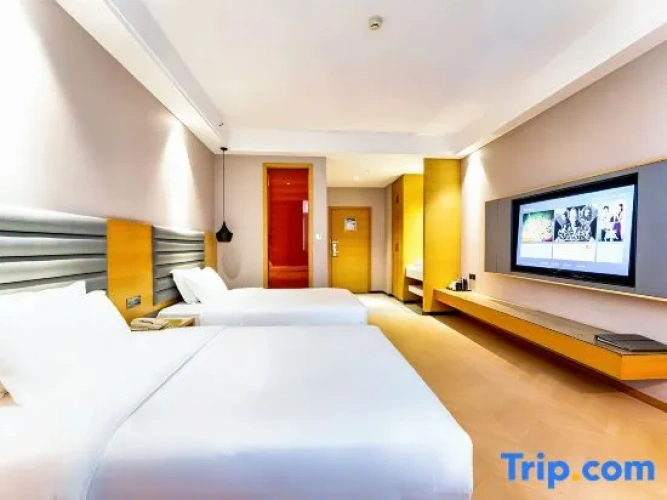 Standard Double room with city view