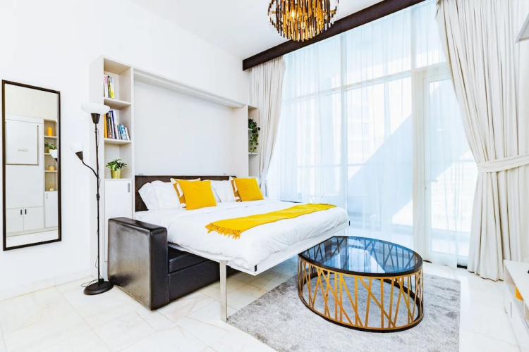Waves - Chic Studio With Balcony Overlooking City Views