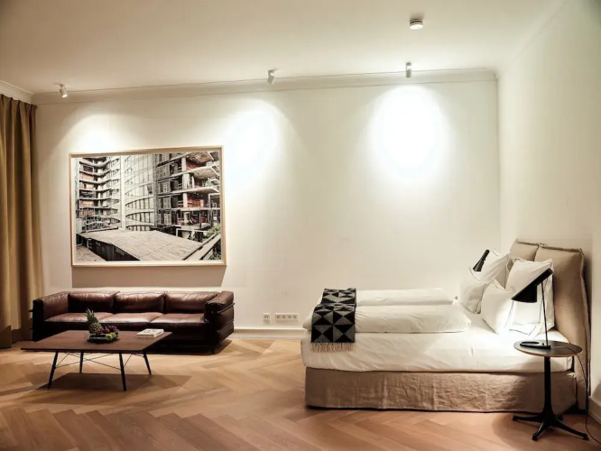 Townhouse by THE QVEST