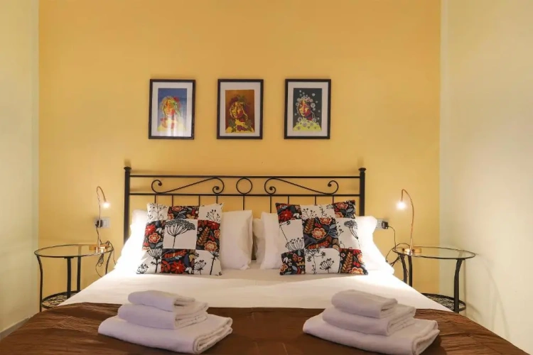 2 Bedrooms Apartment
