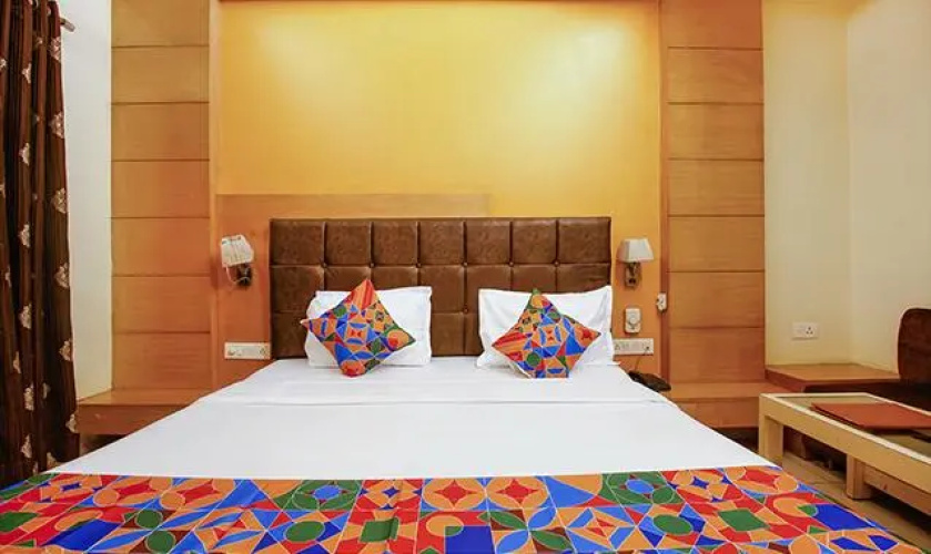 Fab Hotel The Oasis