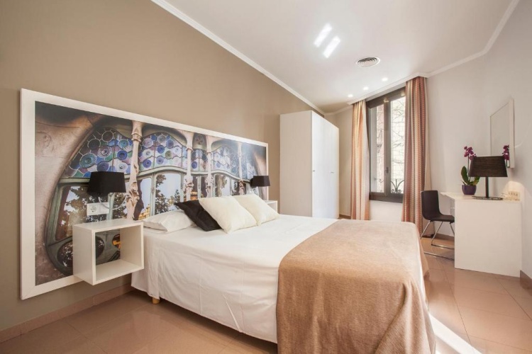 3 Bedrooms Apartment