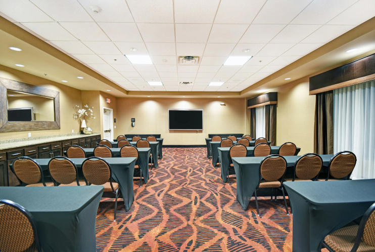 Hampton Inn & Suites Milwaukee/Franklin photo 20