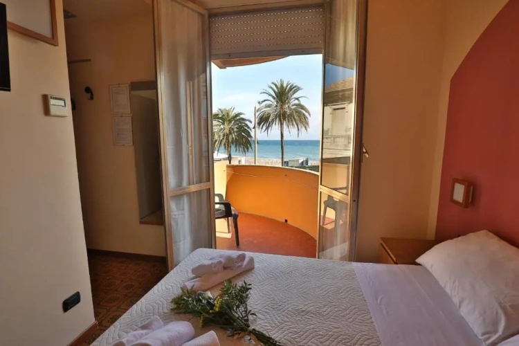 Standard Double room with sea view