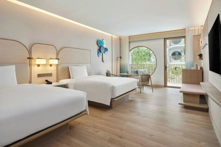 Deluxe Twin room with balcony