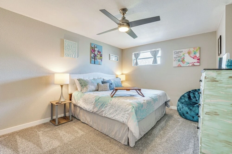 5 Bedrooms Cottage