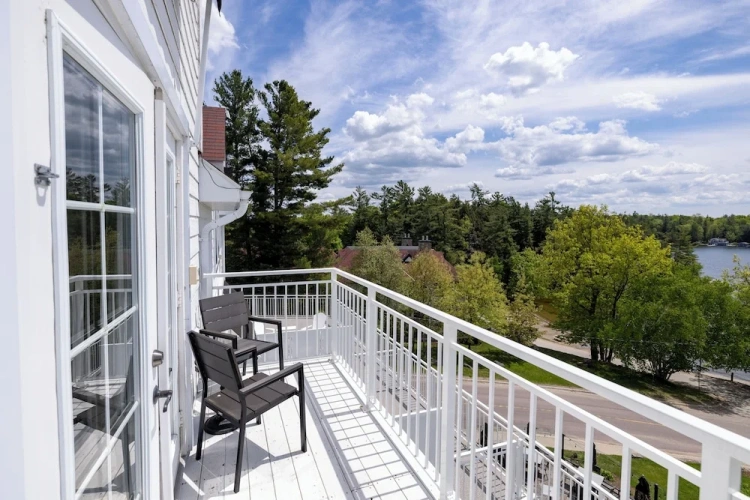 Standard Double room with balcony and with lake view