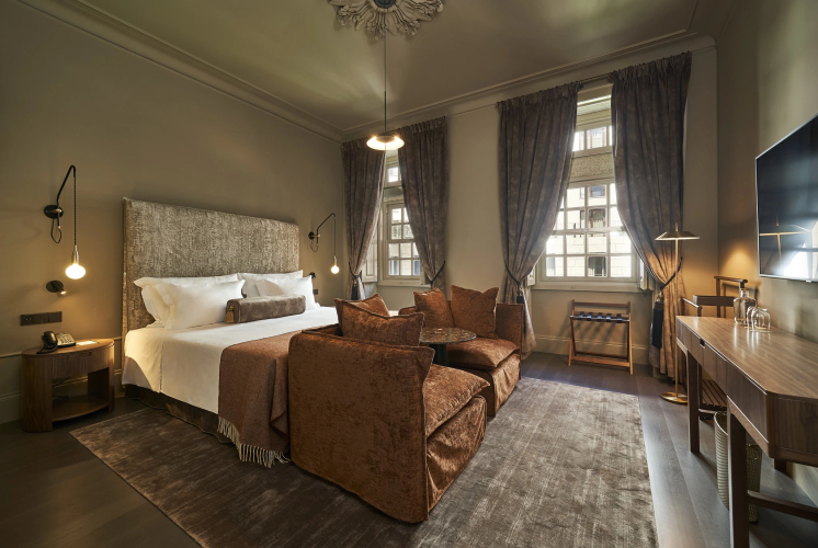 PortoBay Flores Over view