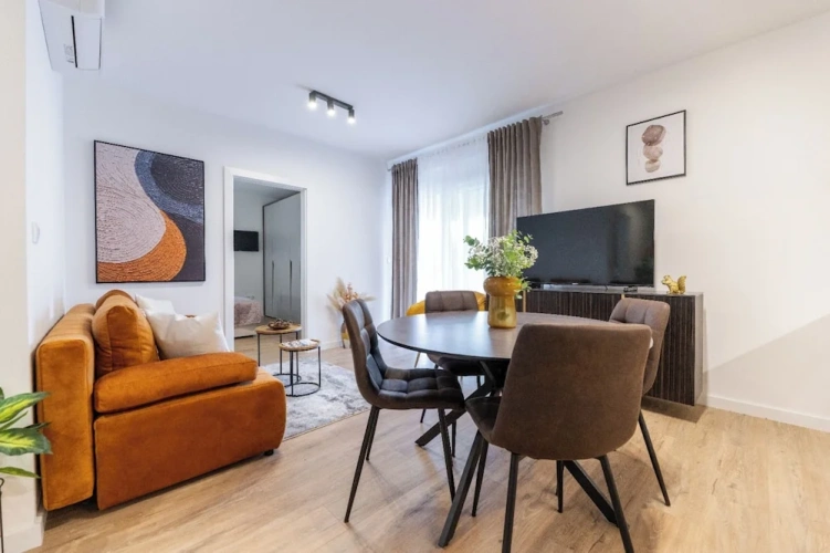 1 Bedroom Superior Apartment with balcony and with courtyard view