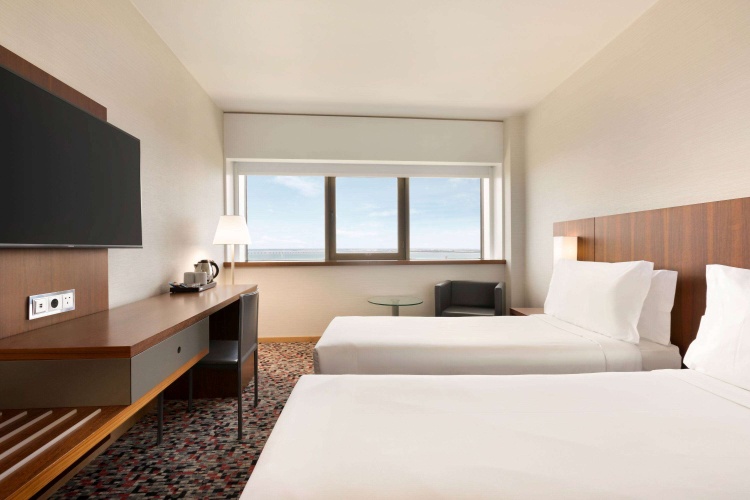 Ramada by Wyndham Lisbon photo 10