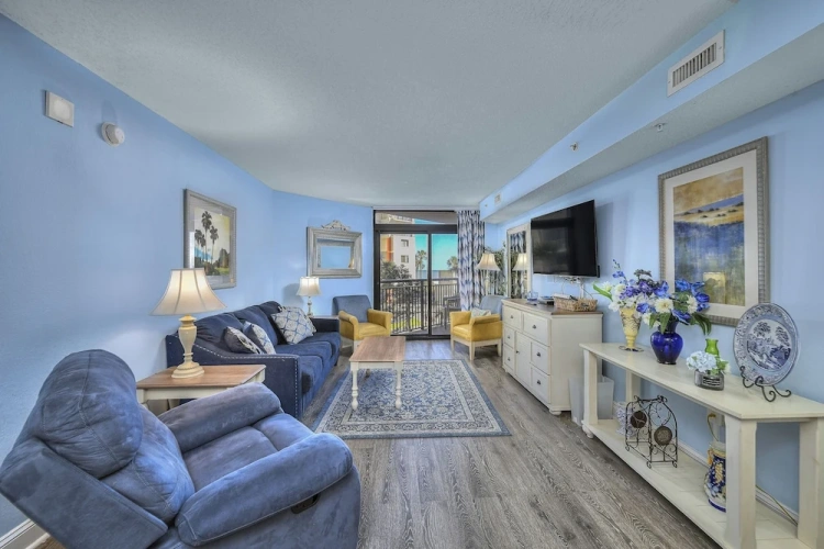 2 Bedrooms Standard room with balcony and with partial ocean view