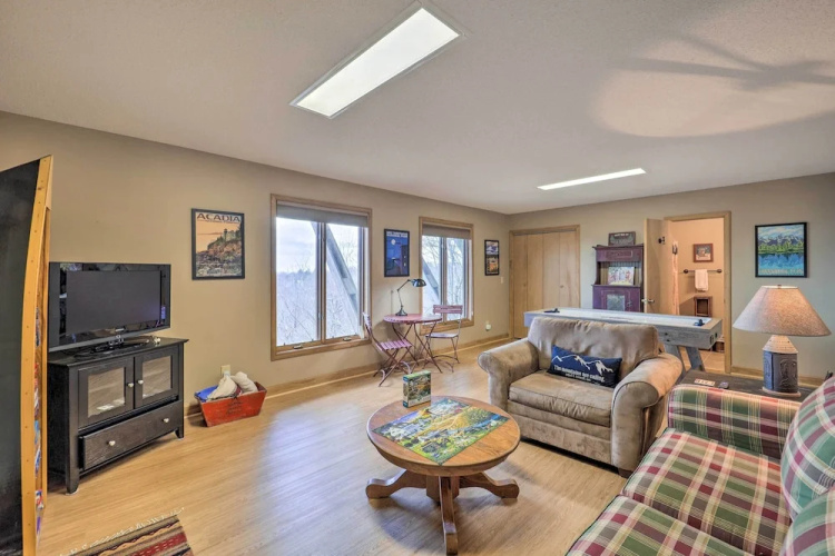 Deck + Million Dollar Views: Beech Mountain Cabin