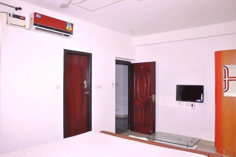 Hotel SR Residency
