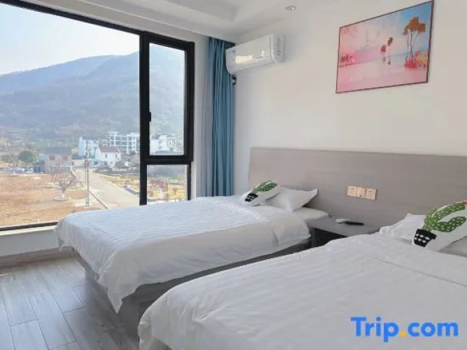 Standard Twin room with sea view