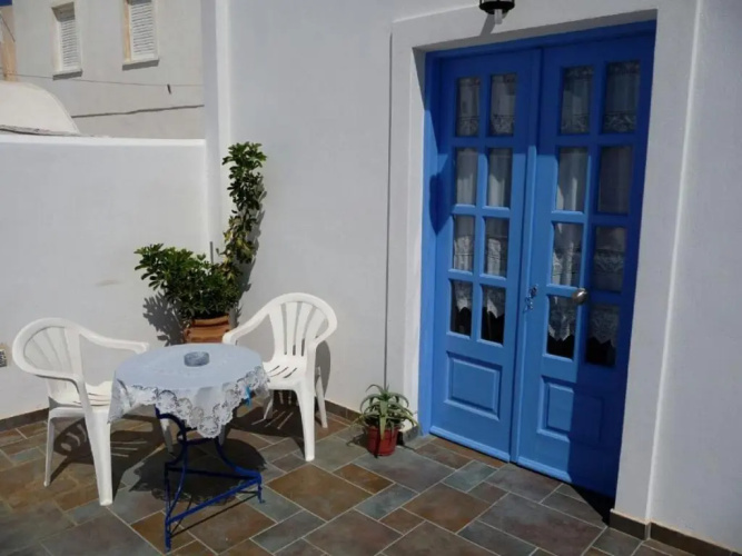 Floras Rooms and Studios