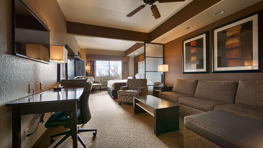 Best Western Plus Lackland Hotel & Suites photo 20
