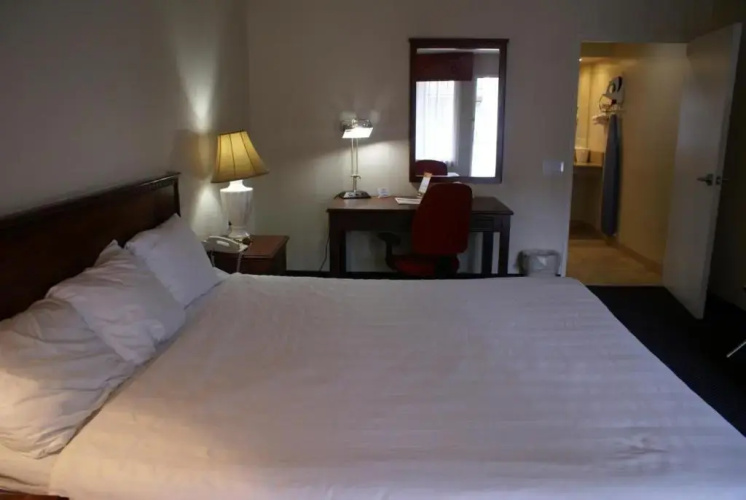 Queens Inn Anaheim