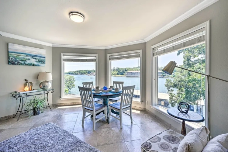 2 Bedrooms Apartment with balcony