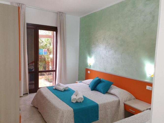 Standard Triple room