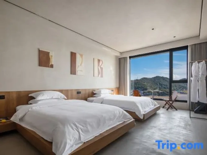 Standard Twin room with sea view