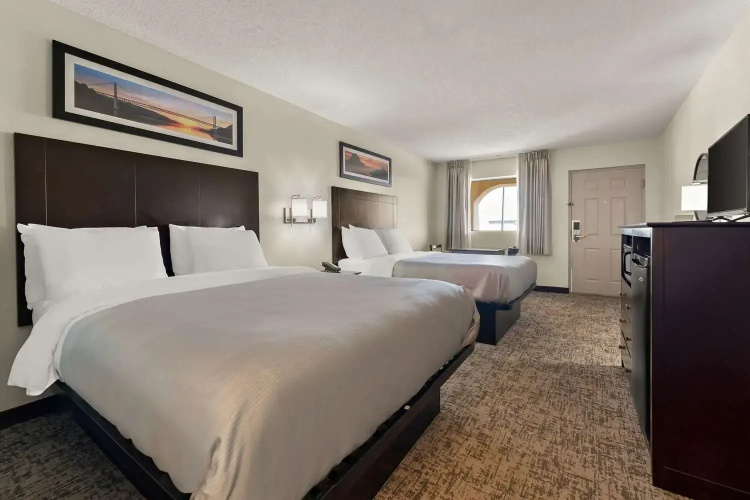 Quality Inn & Suites Dublin