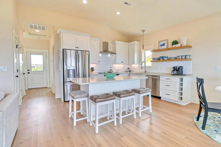 4071 Masterpiece 3 Min Walk to Beach