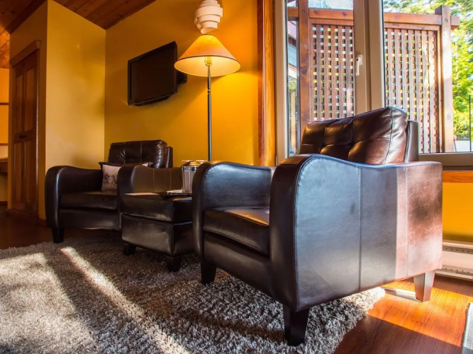 A Snug Harbour Inn