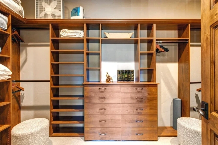 5 Bedrooms Studio