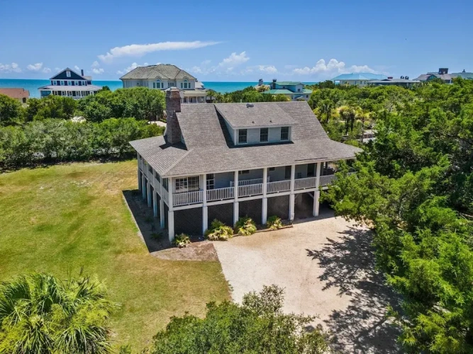 4 Bedrooms Cottage