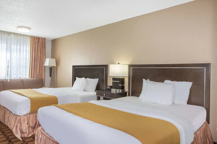 Umpqua Valley Hotel