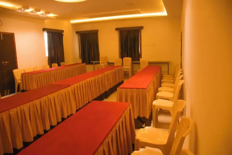 MRT Grand Residency