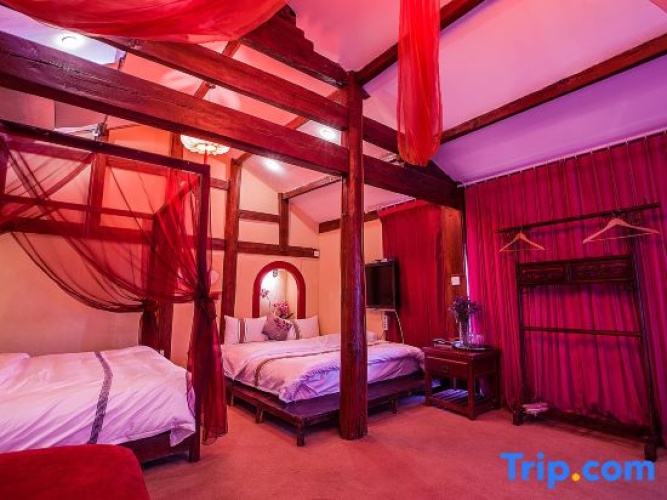 Quadruple Family Suite
