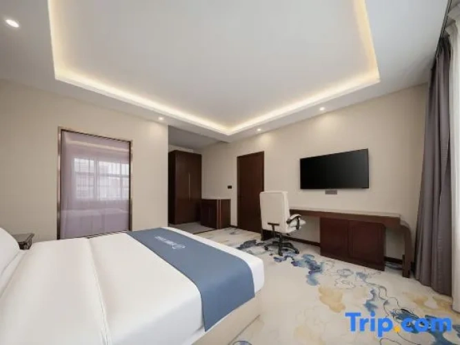 Business Quadruple Suite