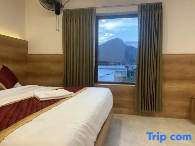Suite with land view
