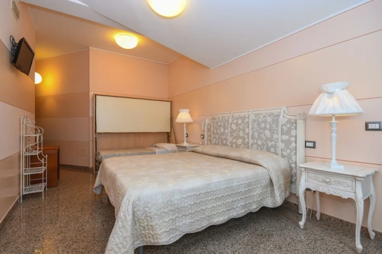 Classic Quadruple room