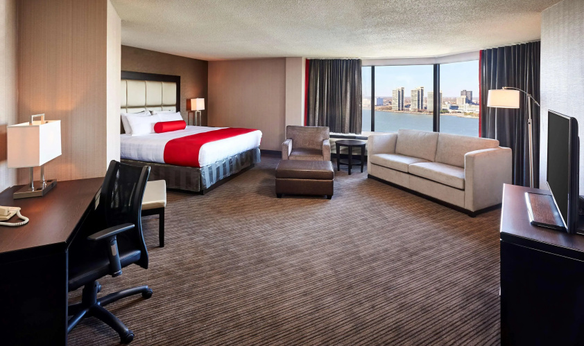 Best Western Plus Waterfront Hotel
