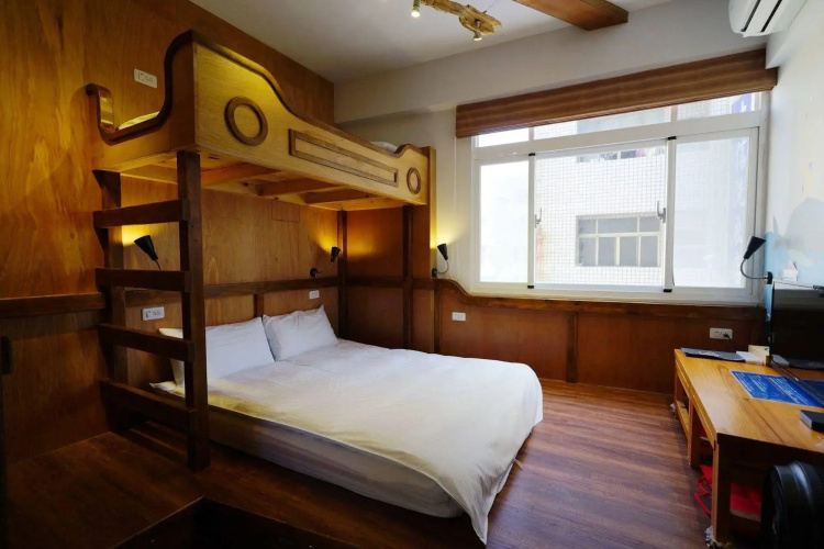 Dock Inn Tainan