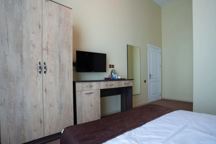 Delmar Hotel