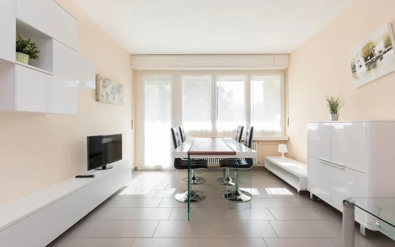 2 Bedrooms Apartment