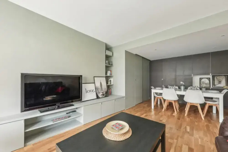 Spacious Apartment With Balcony -11th- Mobility le