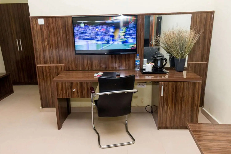 Best Western Plus Mydas Hotel