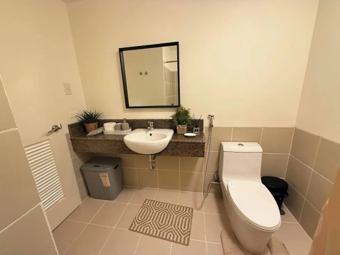 Cozy Modern Apartment Condo Unit