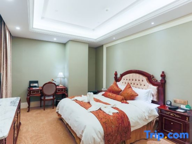 Deluxe Double Suite