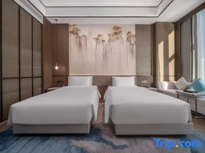 Standard Twin room with lake view