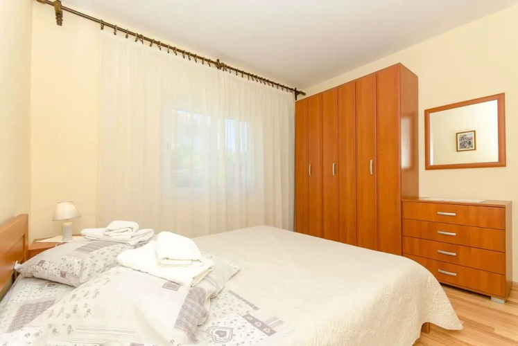 Apartments Zdravko