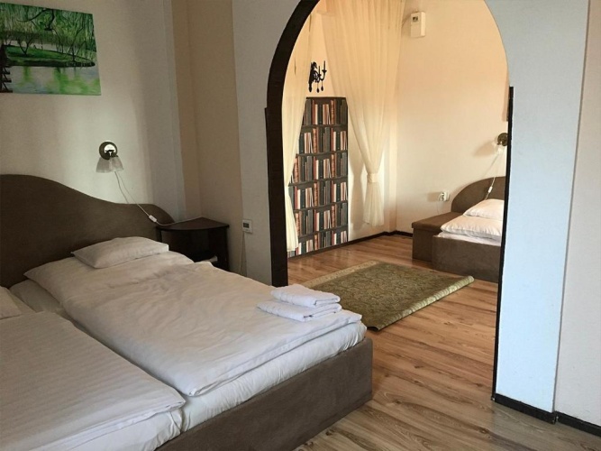Standard Triple room