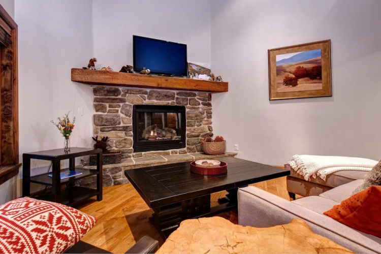Abode on Doe Pass